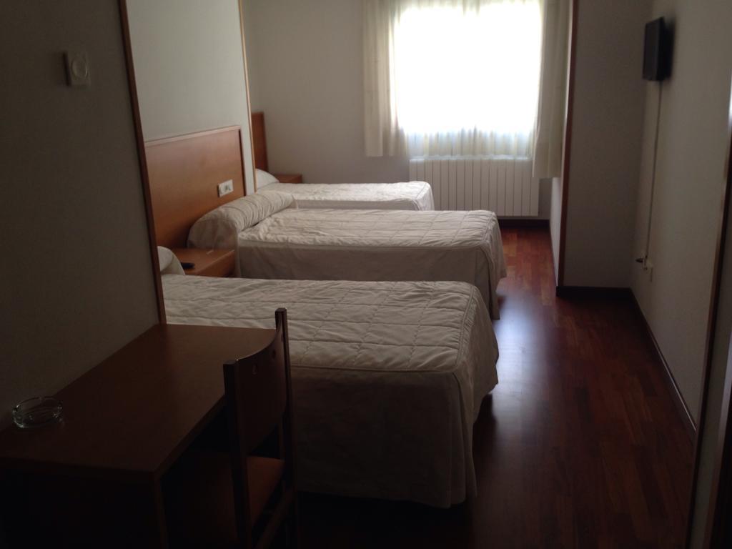 Hostal El Poligono ثامورا الغرفة الصورة