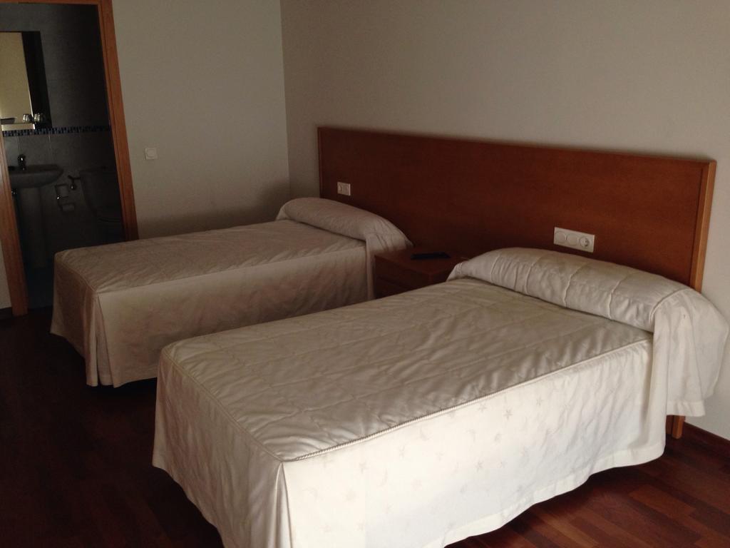 Hostal El Poligono ثامورا الغرفة الصورة