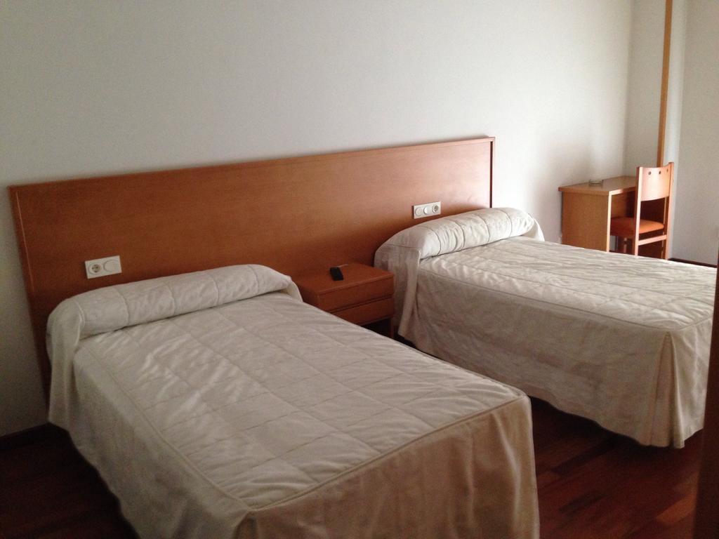 Hostal El Poligono ثامورا الغرفة الصورة